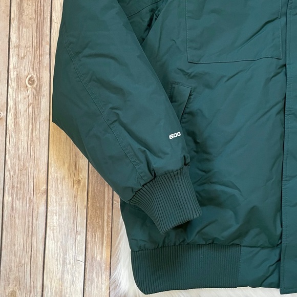 The North Face Men’s McMurdo Bomber Jacket In Ponderosa Green - Picture 5 of 9